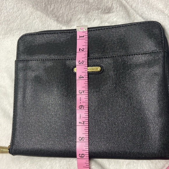 Liz Claiborne 10"x 8.5" Padded Tablet Sleeve. Liz Claiborne Padded Tablet Case. - Picture 15 of 15